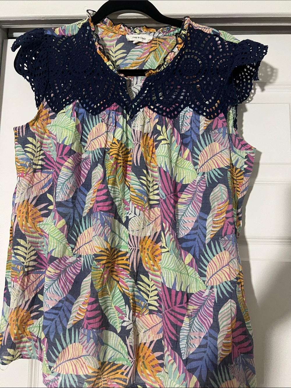 Eyelet Trim Tropical Leaf Tank Top - Navy Trim